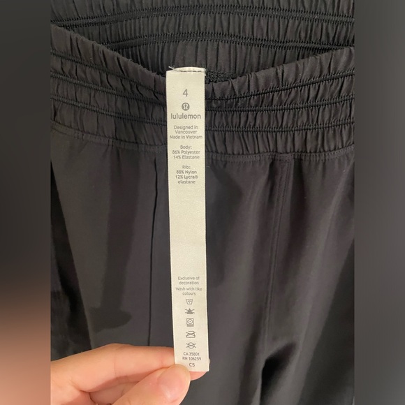 Lululemon wanderer jogger size 4 in black - Picture 6 of 9